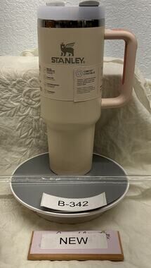 NEW IN BOX, CREAM STANLEY 40oz TUMBLER B-342